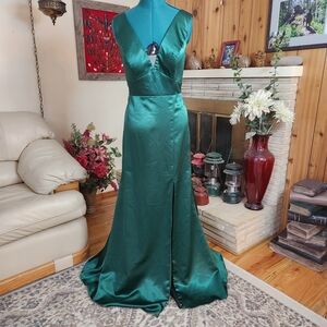 Stunning Hunter Green Satin Gown – Christina Wu #22129